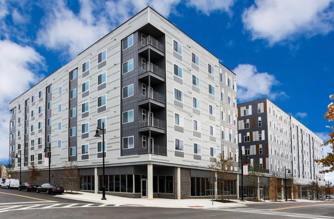 Lux House Of Champagne 2Br 2Ba Free Parking & Wifi Lägenhet Baltimore Exteriör bild