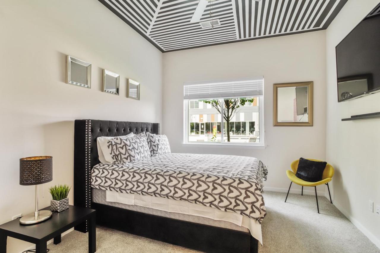 Lux House Of Champagne 2Br 2Ba Free Parking & Wifi Lägenhet Baltimore Exteriör bild
