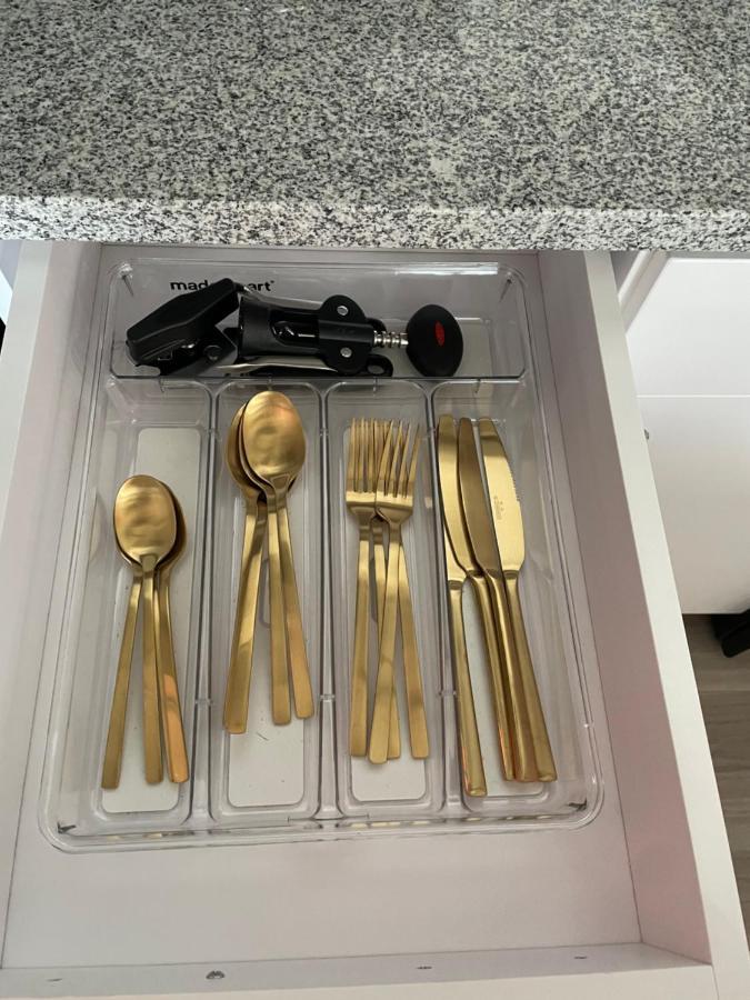Lux House Of Champagne 2Br 2Ba Free Parking & Wifi Lägenhet Baltimore Exteriör bild