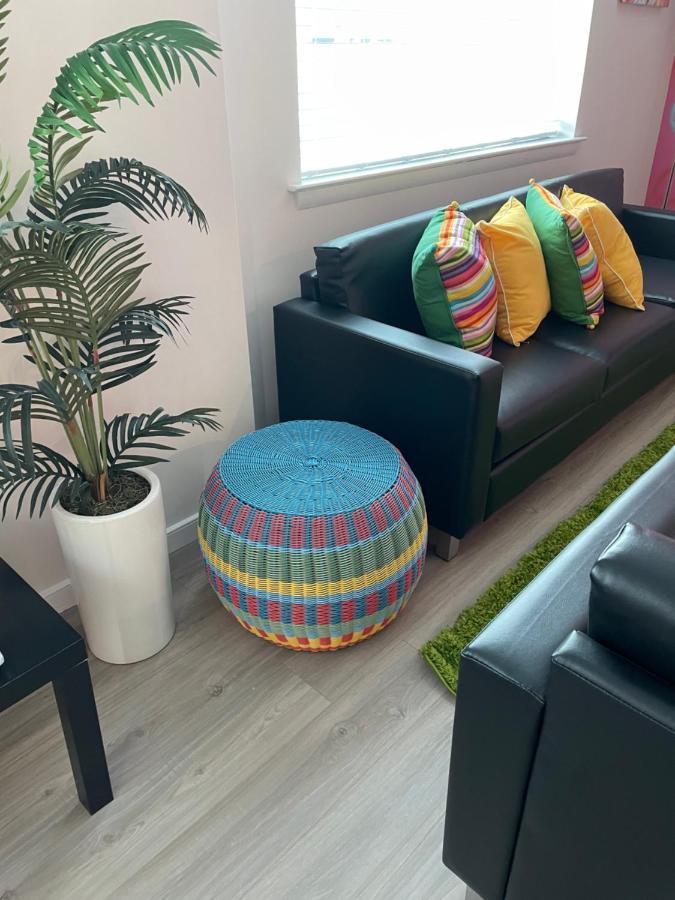 Lux House Of Champagne 2Br 2Ba Free Parking & Wifi Lägenhet Baltimore Exteriör bild