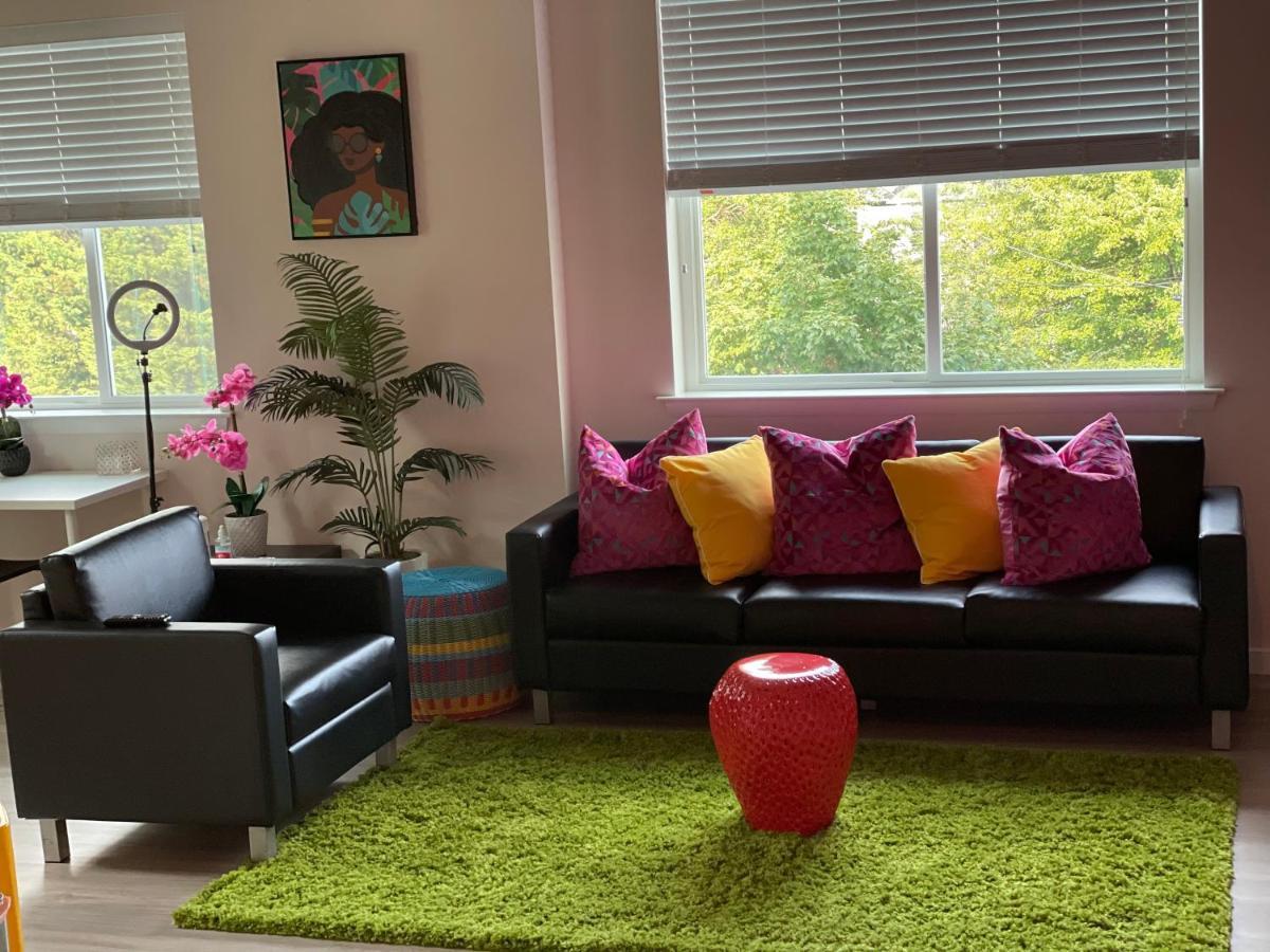 Lux House Of Champagne 2Br 2Ba Free Parking & Wifi Lägenhet Baltimore Exteriör bild