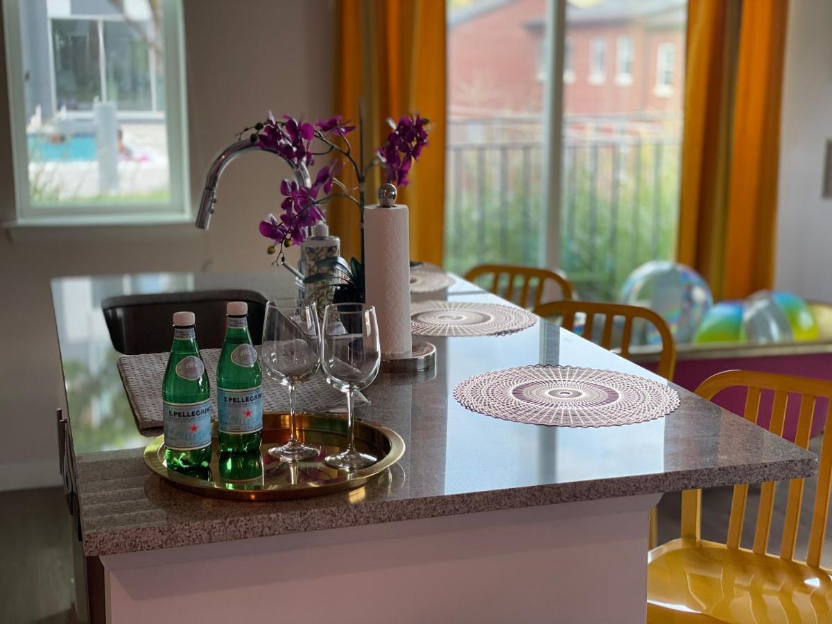 Lux House Of Champagne 2Br 2Ba Free Parking & Wifi Lägenhet Baltimore Exteriör bild
